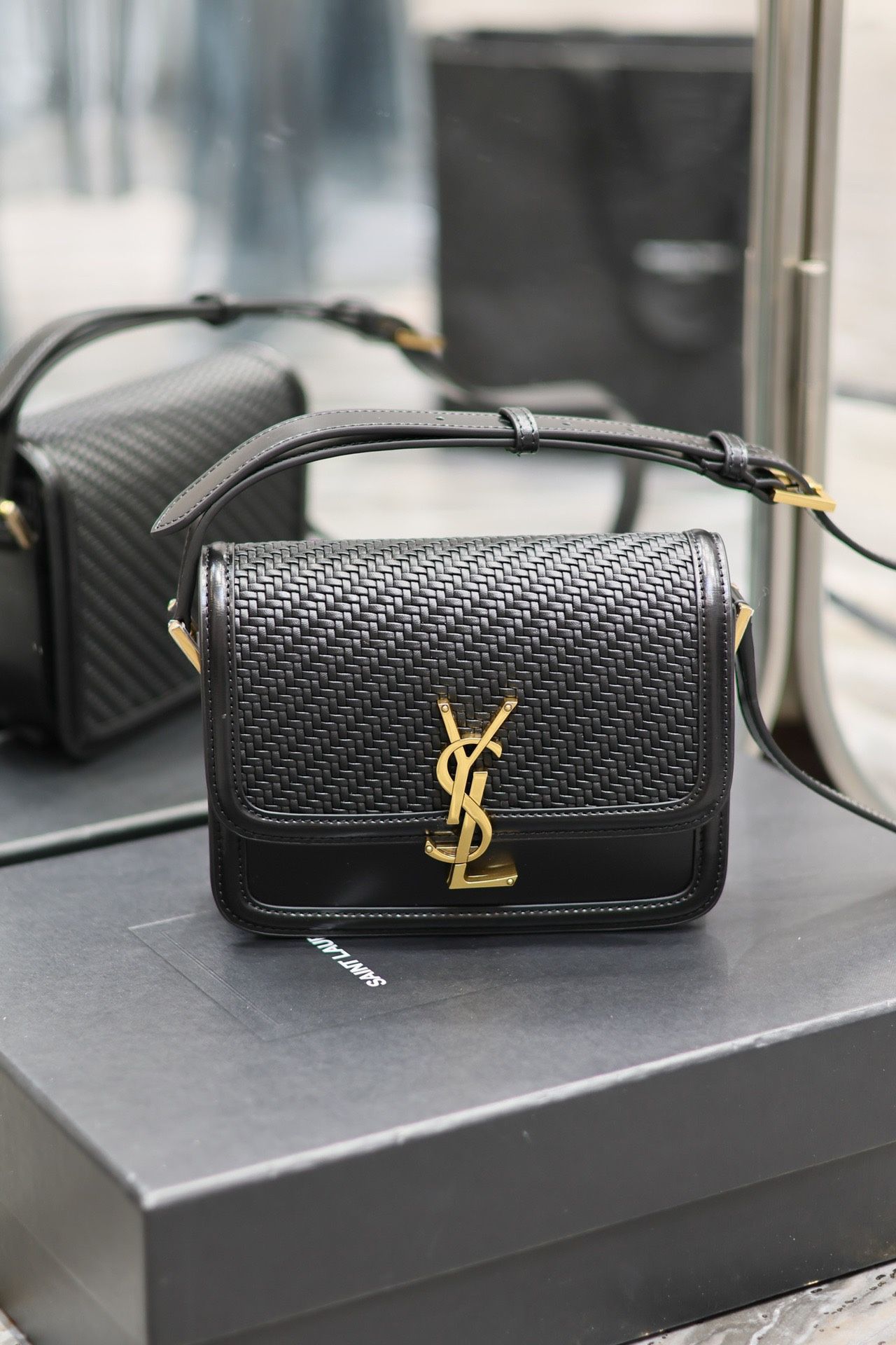 Crossbody bag