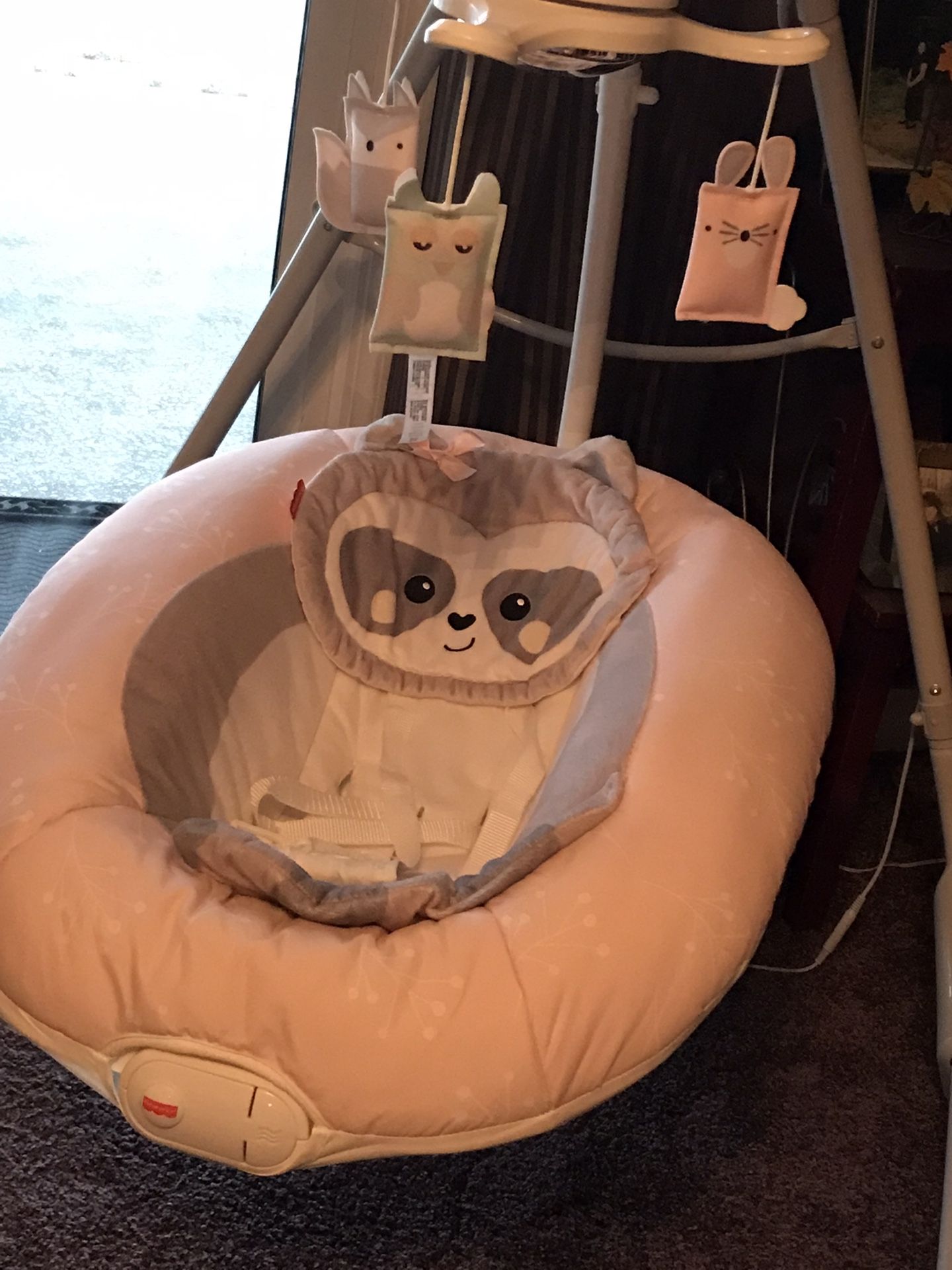 FISHER PRICE BABY SWING EXC LIKE NEW