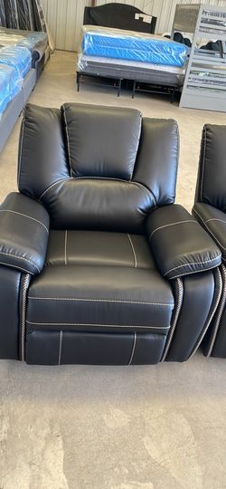 New sofa 3 pc black leather with recliner, free delivery 🚚