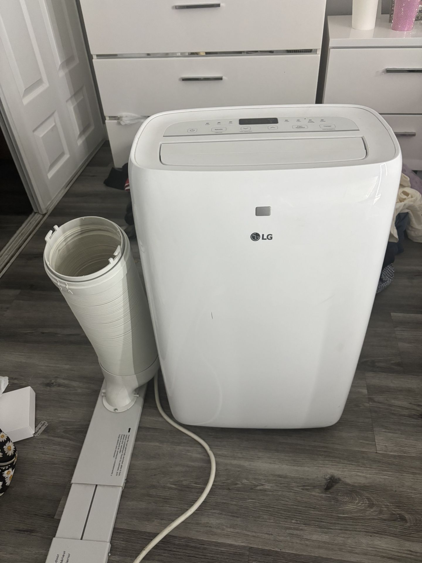 LG Portable Air Conditioner 7000 By