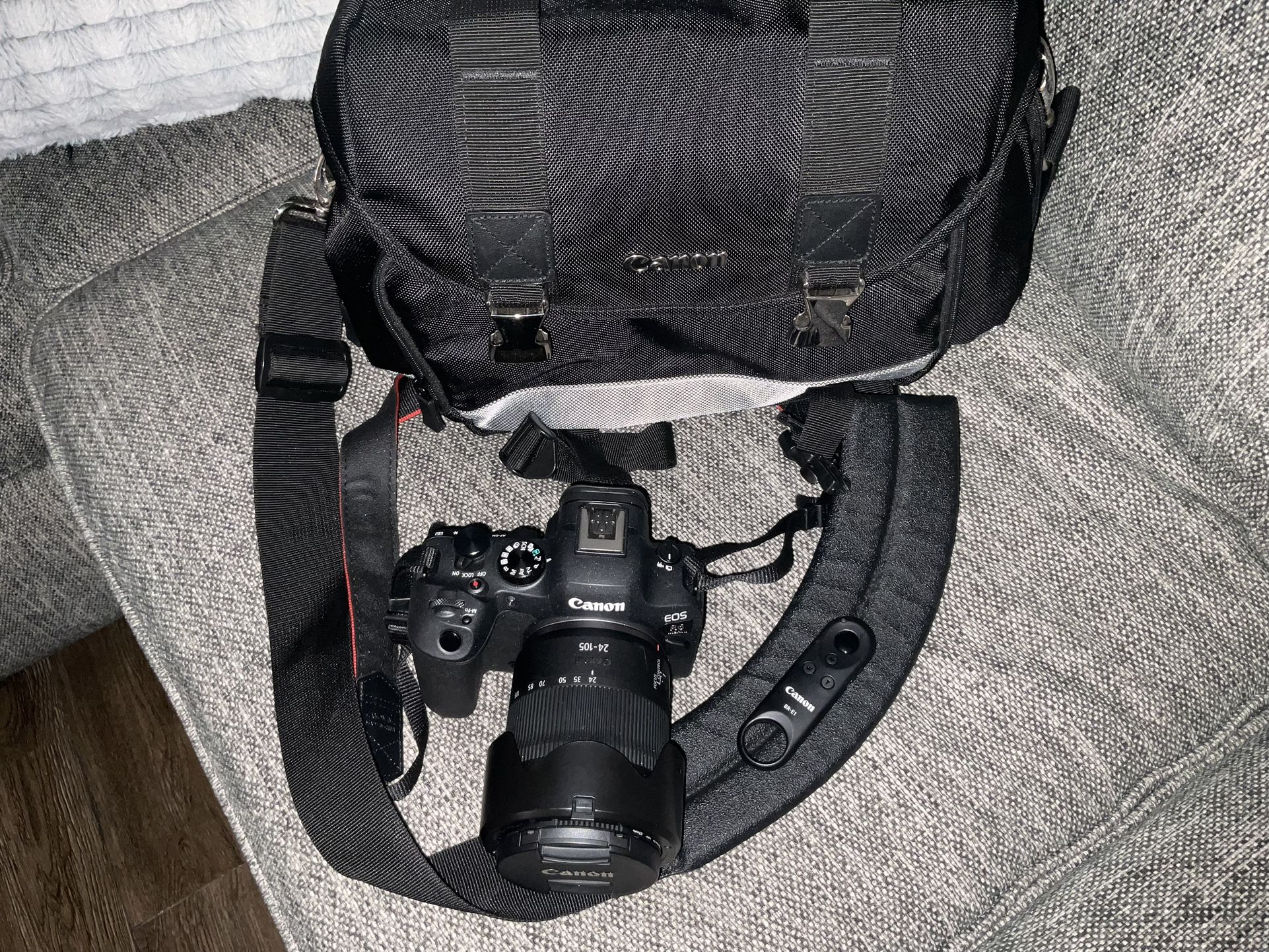 Canon  R6 Mark II With 24-105mm Plus Bag 