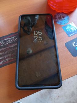 Android Smartphone in Black Case unlocked