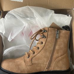 Women Boots Tan