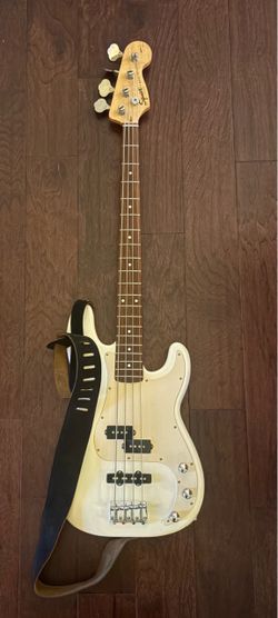 Squier P-Bass Special by Fender
