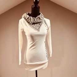 New Small White Gray and Gold Jewel Sweater