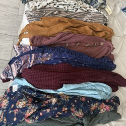 Womens Blouses / Cardigans Ect 