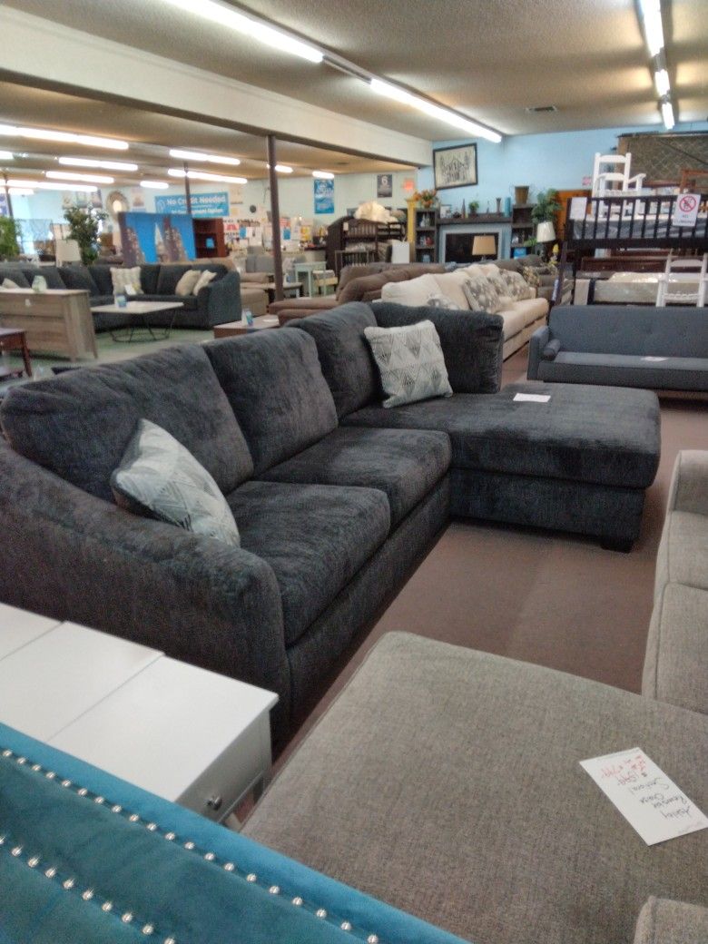 😍 Plush Sectional