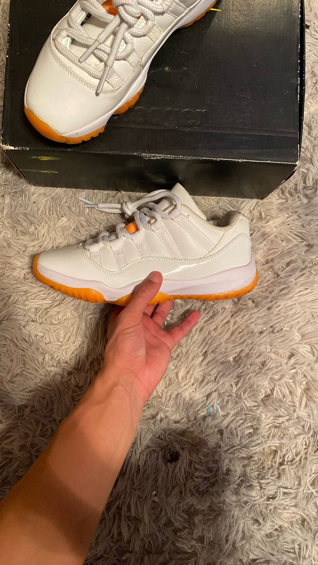 Citrus Jordan 11