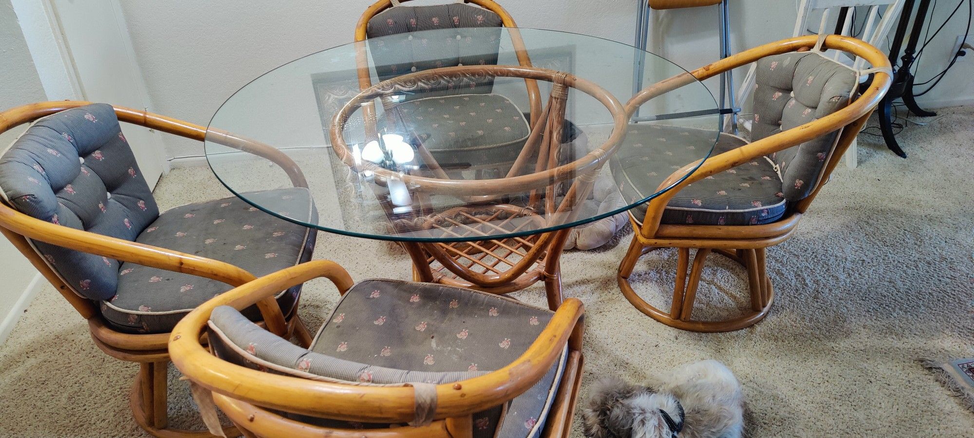 Glass Table With 4 Chairs