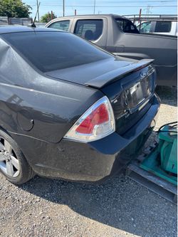 Driver or passenger tail light 2007 ford fusion