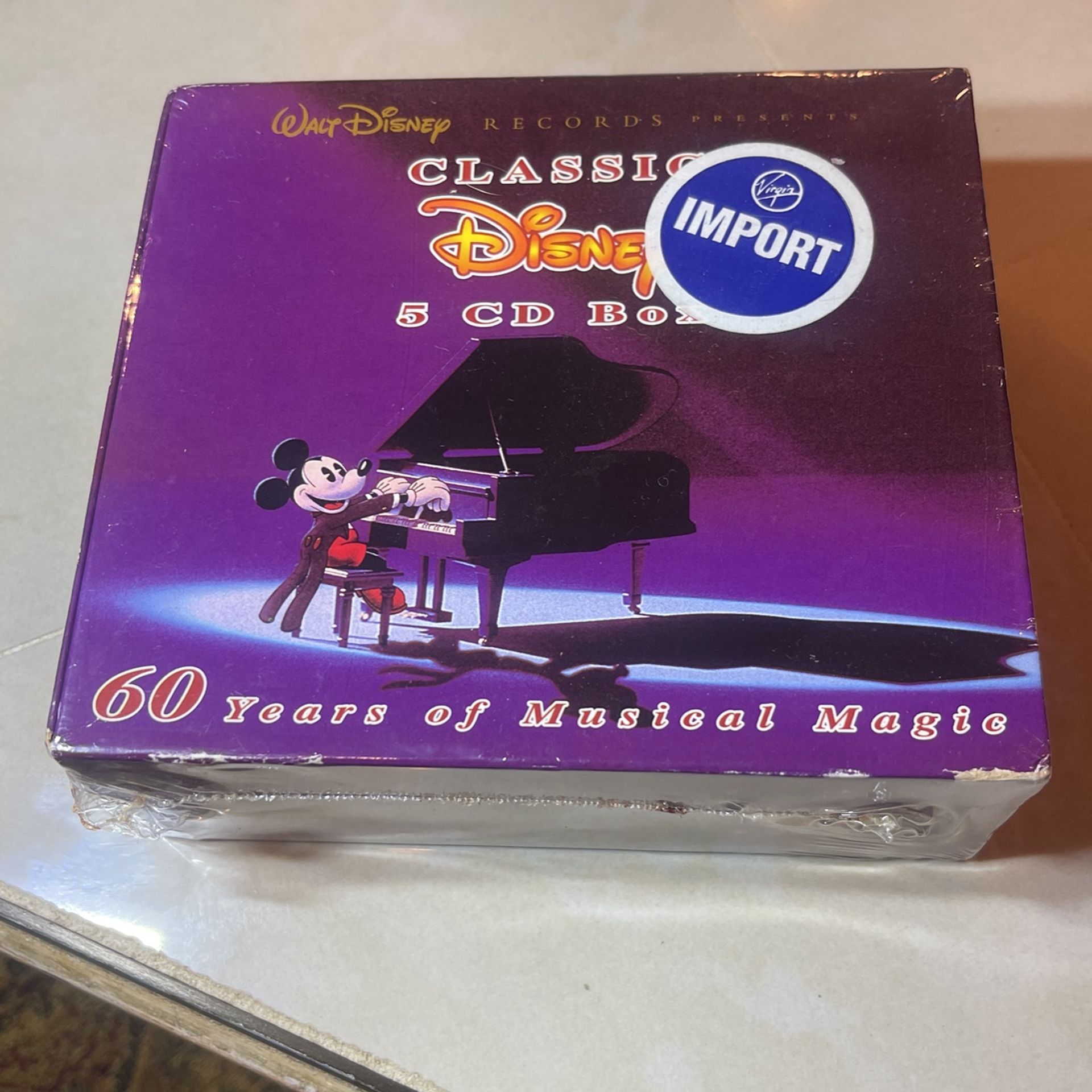 Classic Disney five CD box
