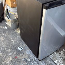 His sense   Refrigerator.   No Freezer