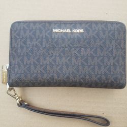 Michael Kors Women's wallet Jet Set Signature Logo Smartphone Wristlet Brown