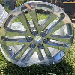 Set of 4 aluminum 18 inch rims Fits 2015-20 Canyon and Colorado Vehicles . Asking for $440.00. All Four, Or Best Offer. 