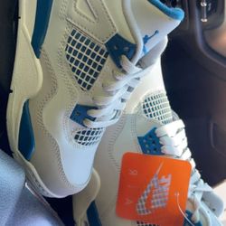 Jordan 4 Retro 