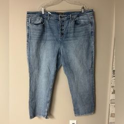 Torrid High Rise Straight Leg Light Wash Cropped Jeans
