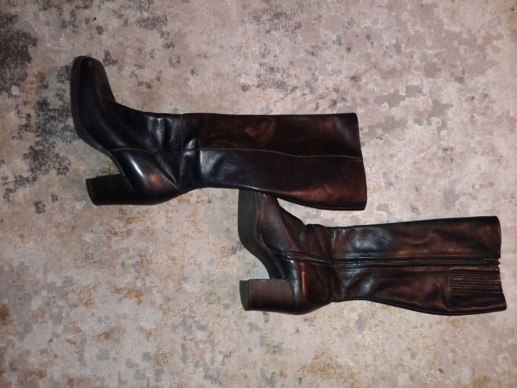 LEATHER JUST BELOW THE KNEE black Leather Boots BY ENZO, SZ 7 SEXY BUT comfortable Butter Soft Leather With A 2.5" THICK HEEL