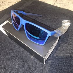 Oakley Sunglasses New Futurity Sun