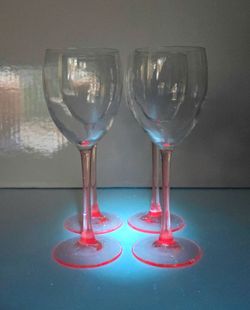 Luminarc Verrerie D'Arques Selenium Rose Pink Stem Wine Glasses Set of 4 7.75"