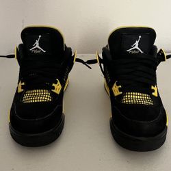 Air jordan 4 retro ‘thunder’ 2023