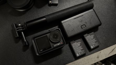 DJI Action 4 Adventure Combo
