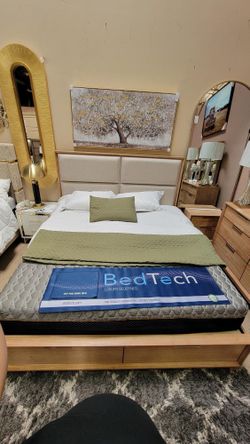 Sale... sale!! 4 Pc King Natural Upholstered Storage Platform Bedroom Set