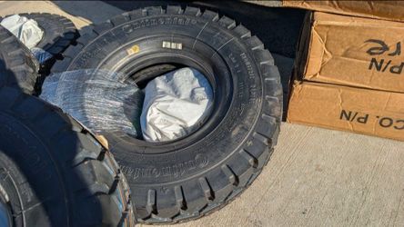 New Continental IC70 Tires 5.00 R8 Industrial 0745070 W Tubes & Flaps Tire Set Excellent Shape
