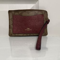 Coach Corner Zip Wristlet