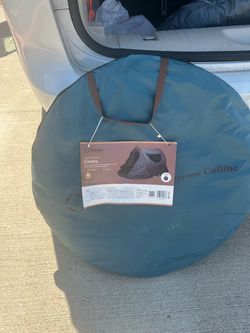 Pop up tent