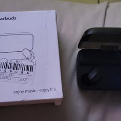 Earphones Earbuds NEW 