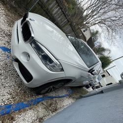 2017 BMW X6 LIEN TITTLE ASKING $8900