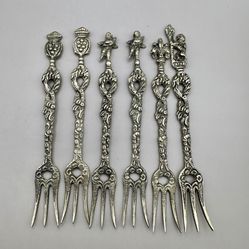 Montagnani Style Italy Stamped Small Forks Set 6 Ornate Lion Fleur De Lis Cherub