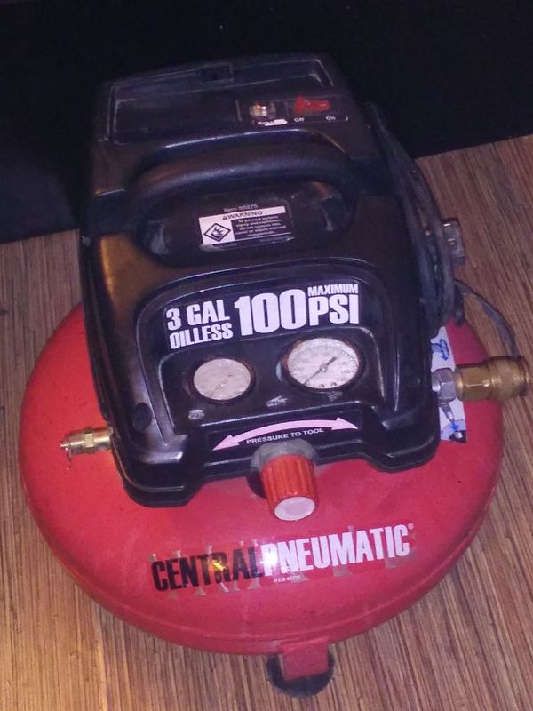 Central Pneumatic 95275 3 gal. 1/3 HP 100 PSI Oilless Pancake Air