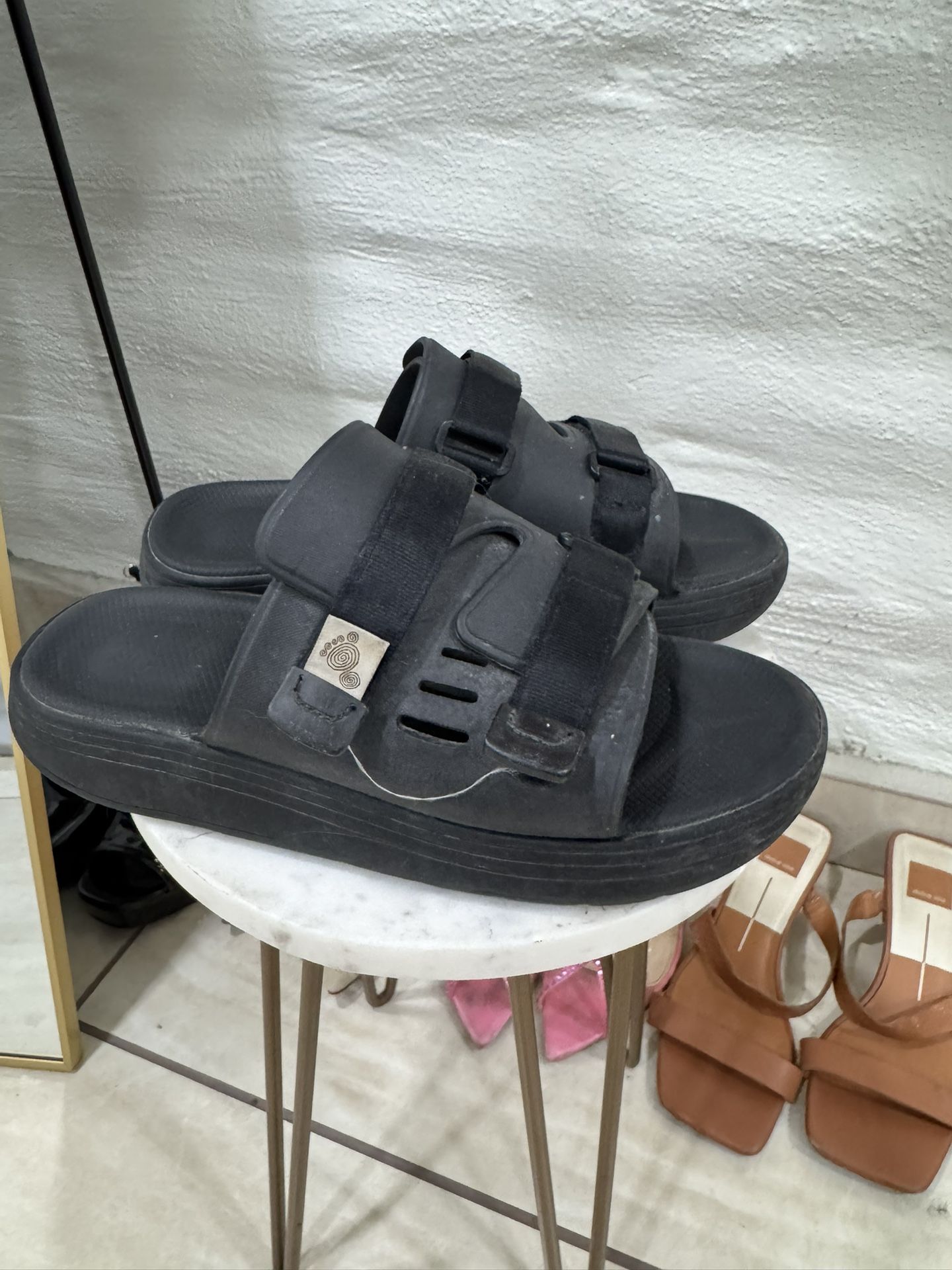 SuicokeUrich Black Slides