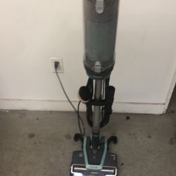 Like Brand New Good working condition shark vacuum