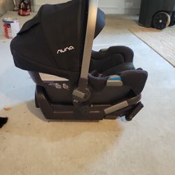 Nuna Infant Car Seat