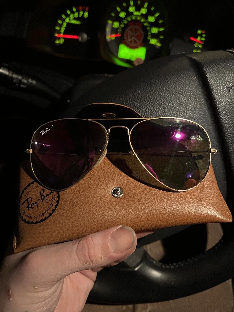 Ray-Ban
Polarized Sunglasses, RB3025 AVIATOR MIRROR Purple Lenses
