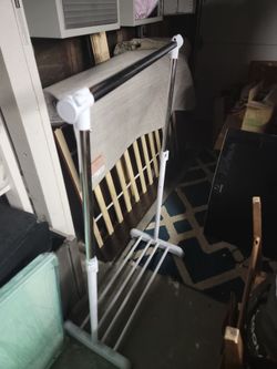 Laundry/hanger unit
