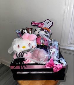 Hello Kitty Halloween Gift Basket