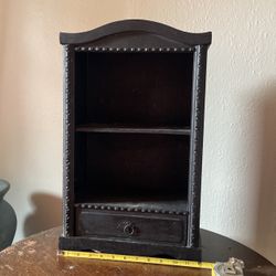 Knickknack Shelf 