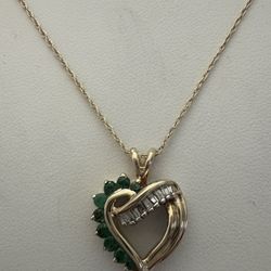 10k Yellow Gold Emerald & ~1/5CTW Diamond Heart Pendant Necklace ~18"