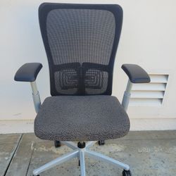 Haworth Zody Task Office Chair, Computer Desk Ergonomic Mesh, High End chair