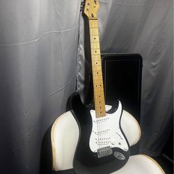 Peavy Electric Guitar In Mint condition 