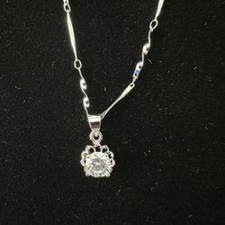 Flower Pendant Necklace 