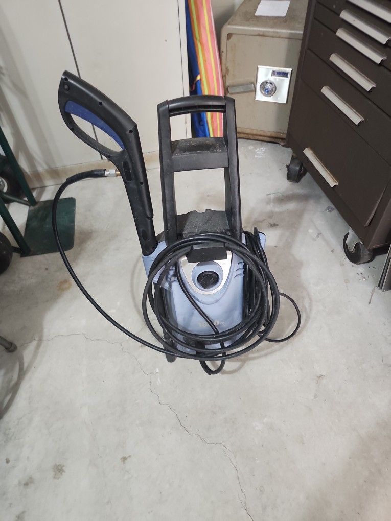 Pressure Washer 1800 PSI