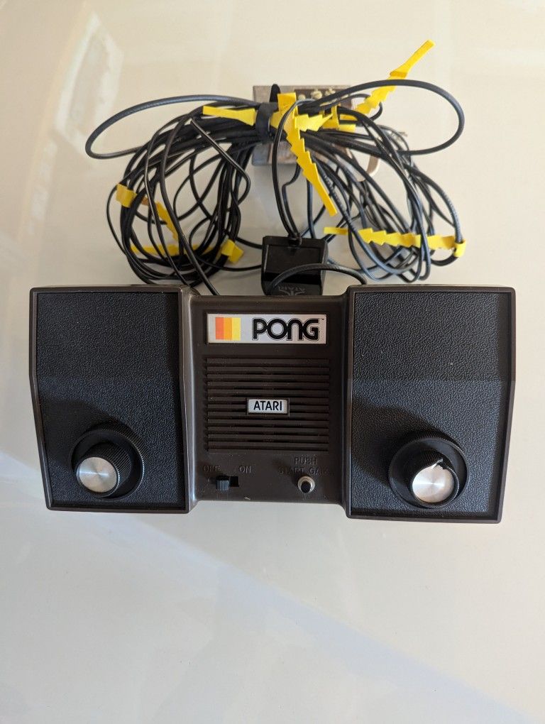 Vintage 1970's Atari Pong Console Game