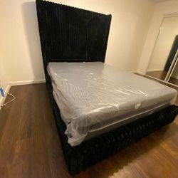 Luxury Tufted Queen Bed Frame (Mattress Included)