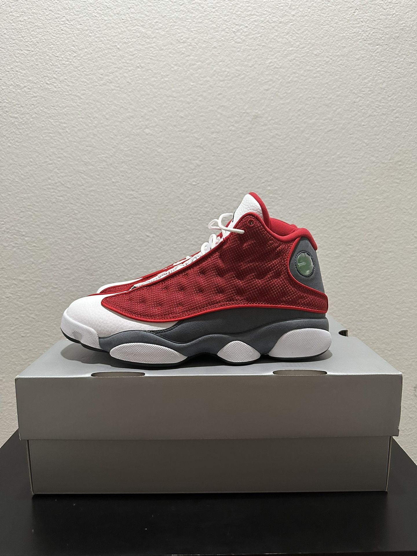 Size 9.5 Jordan 13 Red/White