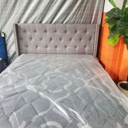 Queen Gray Tufted Bed With Wings / Nailheads (New In A Box)