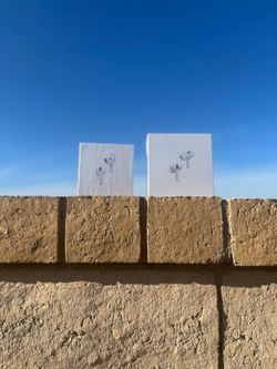 AirPod Gen 2s / Gen 4s